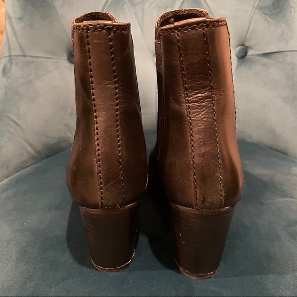 Leather Bootie w Chunk Heel - Picture 6 of 8